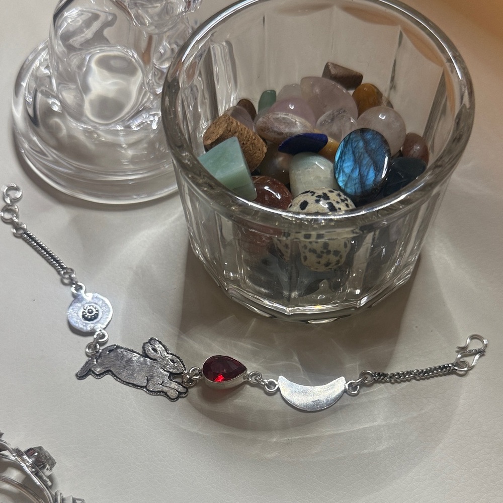 925 Red Rabbit Charm Toggle Bracelet - Picture 3 of 5